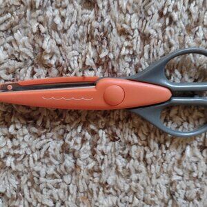 NEW squiggle edge scissors